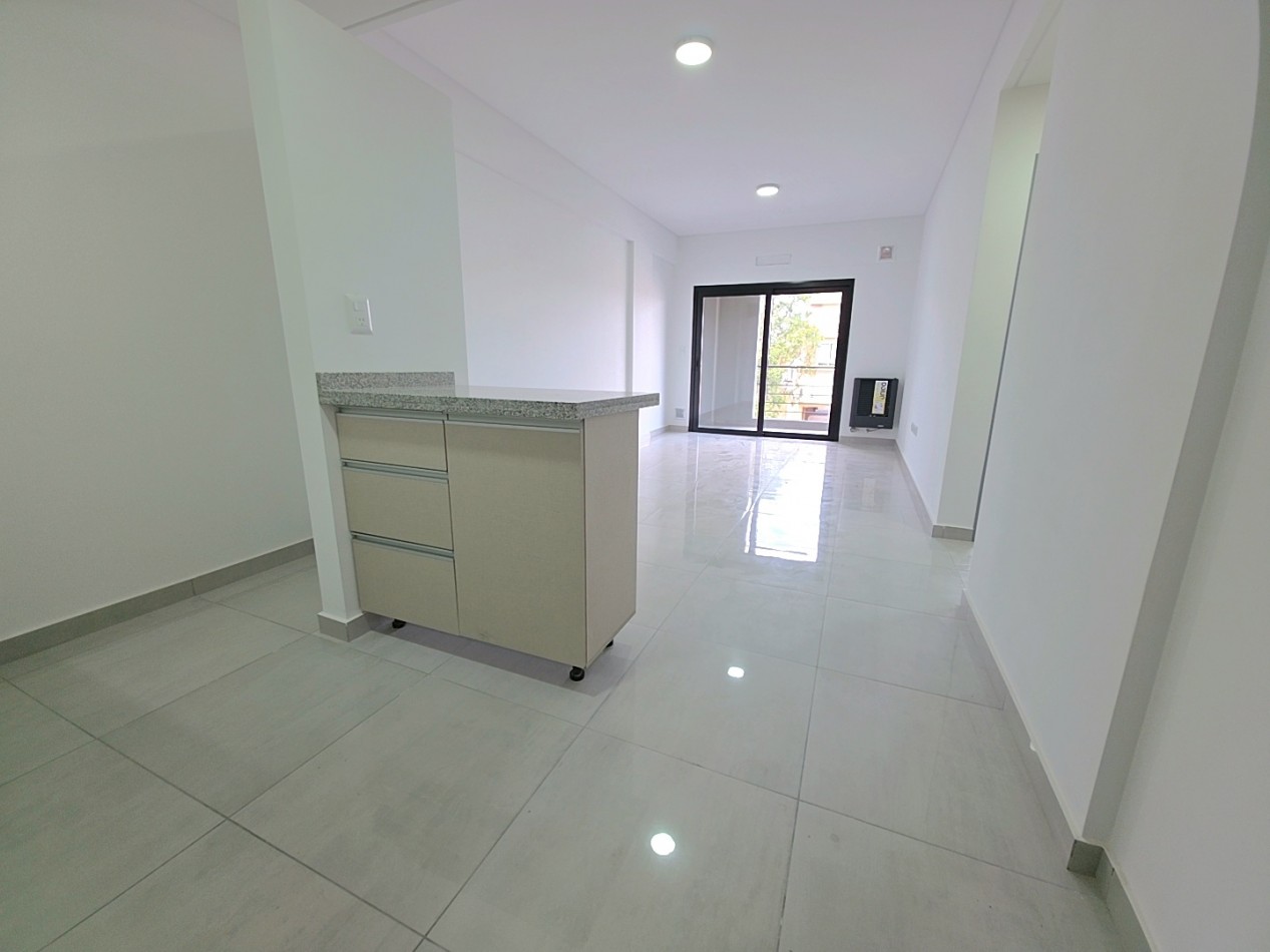 DEPARTAMENTO DE CATEGORIA CON COCHERA A ESTRENAR