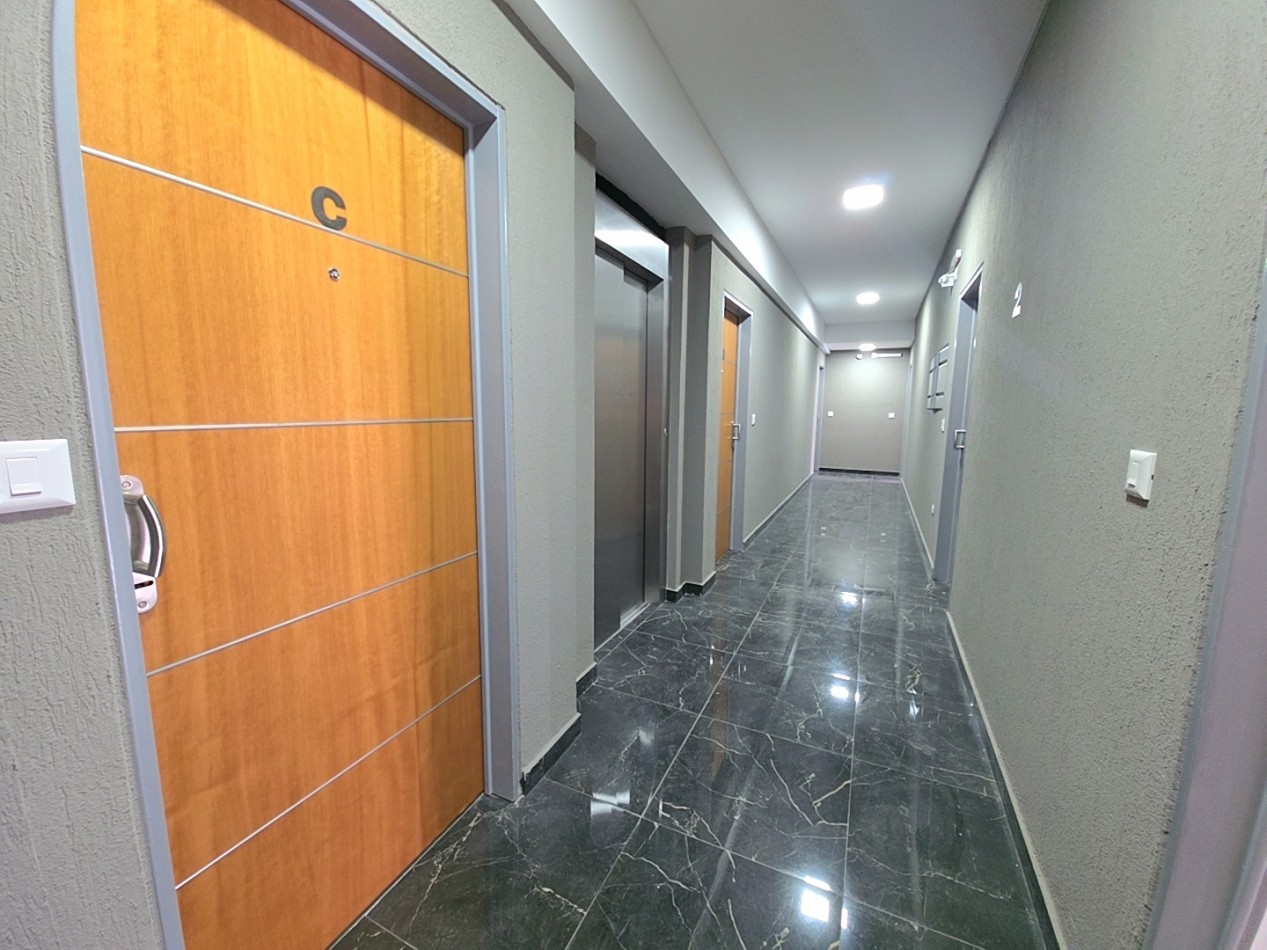 DEPARTAMENTO DE CATEGORIA CON COCHERA A ESTRENAR