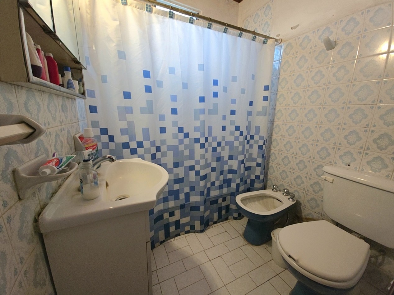 CASA CON GARAGE Y FONDO (apta credito)
