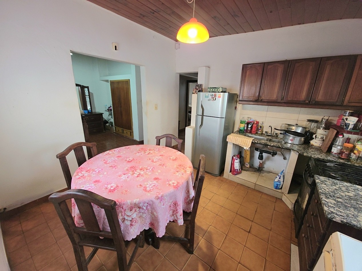 CASA CON GARAGE Y FONDO (apta credito)
