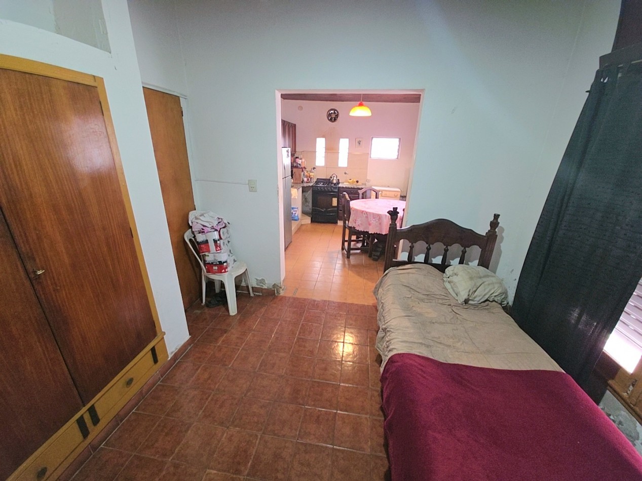 CASA CON GARAGE Y FONDO (apta credito)