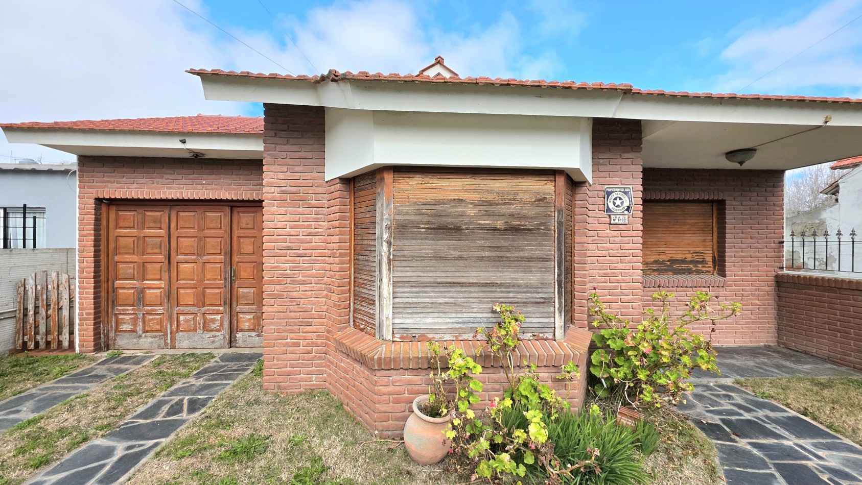 CHALET 4 AMB. CON FONDO (APTA CREDITO)