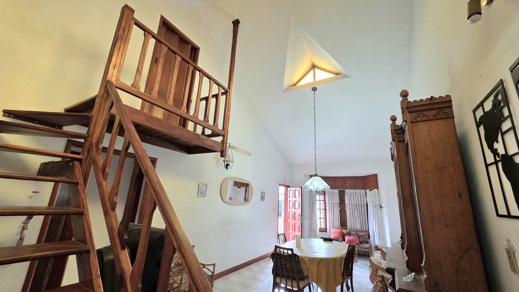 CHALET 4 AMB. CON FONDO (APTA CREDITO)