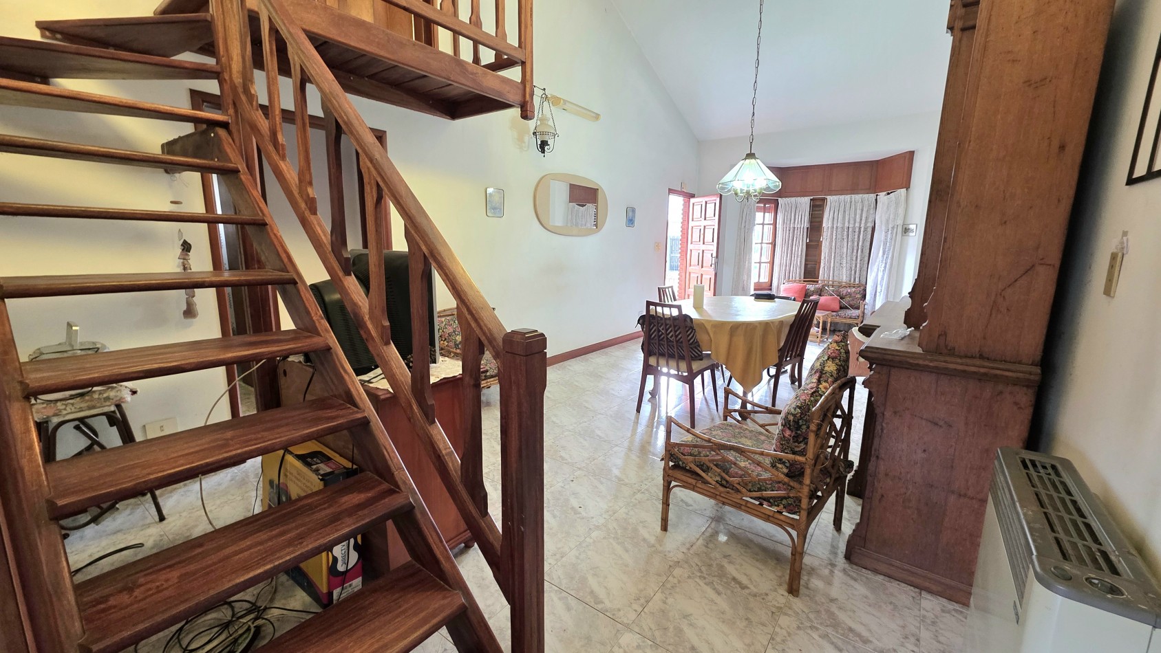 CHALET 4 AMB. CON FONDO (APTA CREDITO)