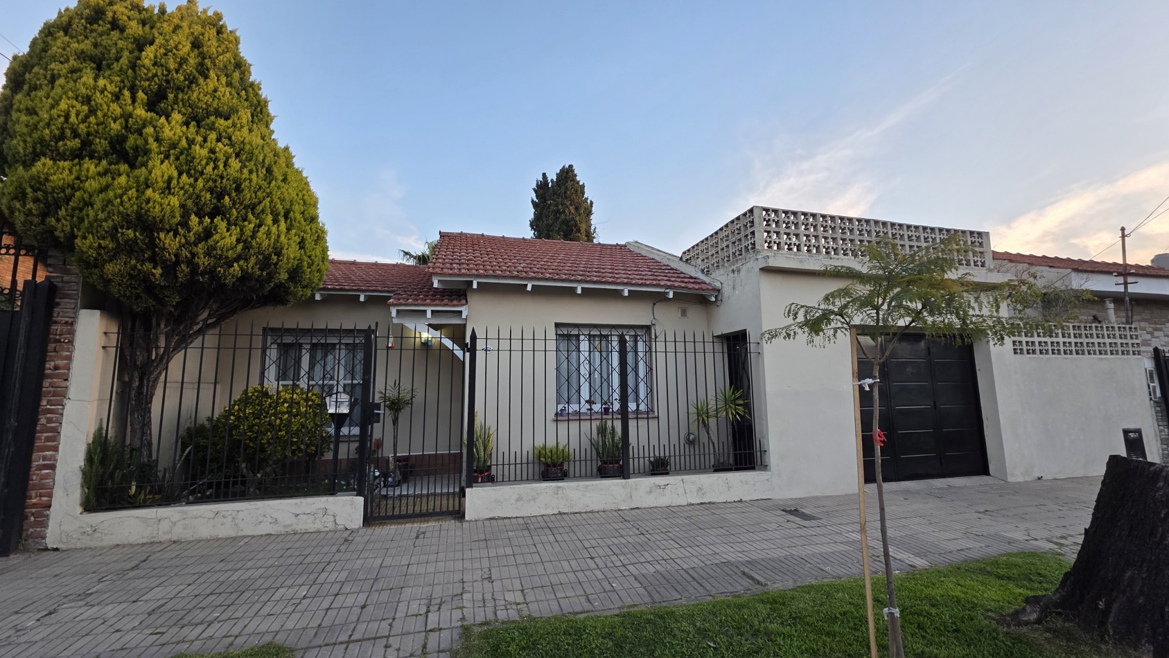 CASA 4 AMBIENTES (APTA CREDTI)