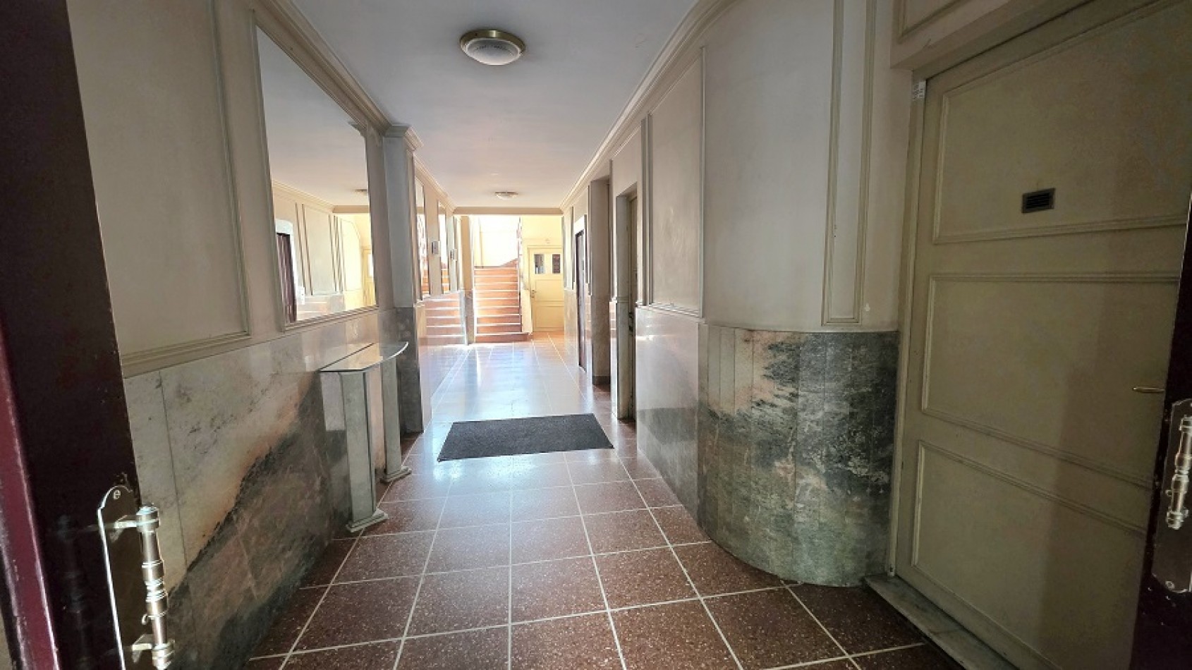 DEPARTAMENTO 4 AMBIENTES RESTAURADO A NUEVO