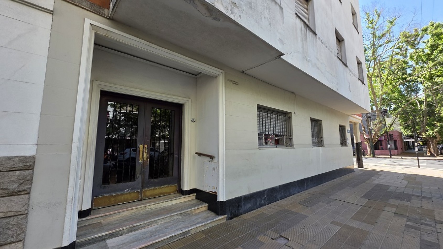 DEPARTAMENTO 4 AMBIENTES RESTAURADO A NUEVO