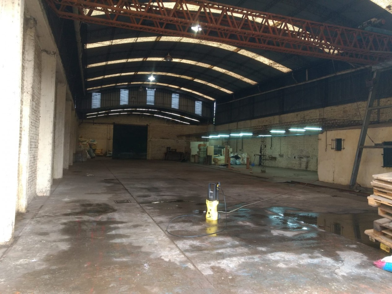 GRAN GALPON CON PUENTE GRUA DE 3 TONELADAS