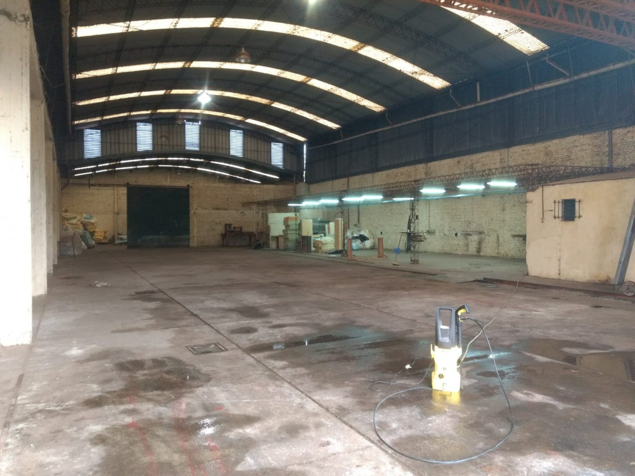 GRAN GALPON CON PUENTE GRUA DE 3 TONELADAS