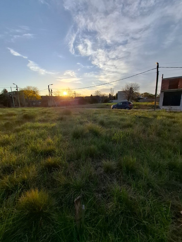 LOTE EN BARRIO SEMICERRADO