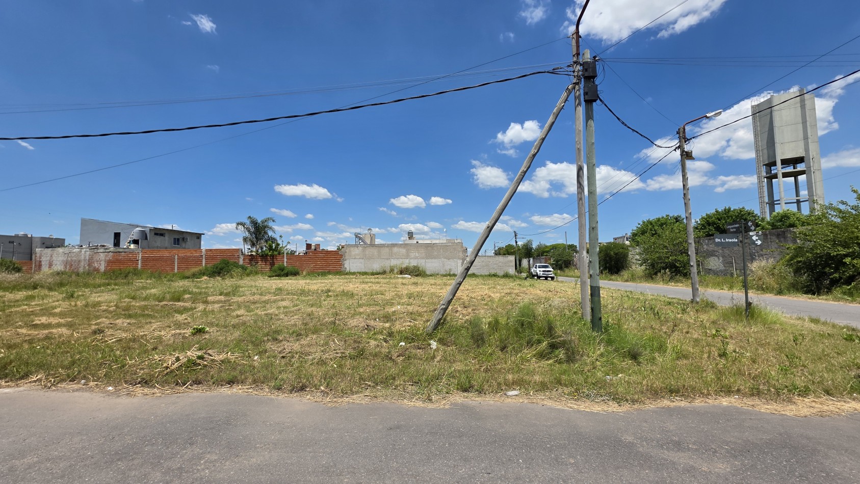 LOTE EN BARRIO SEMICERRADO