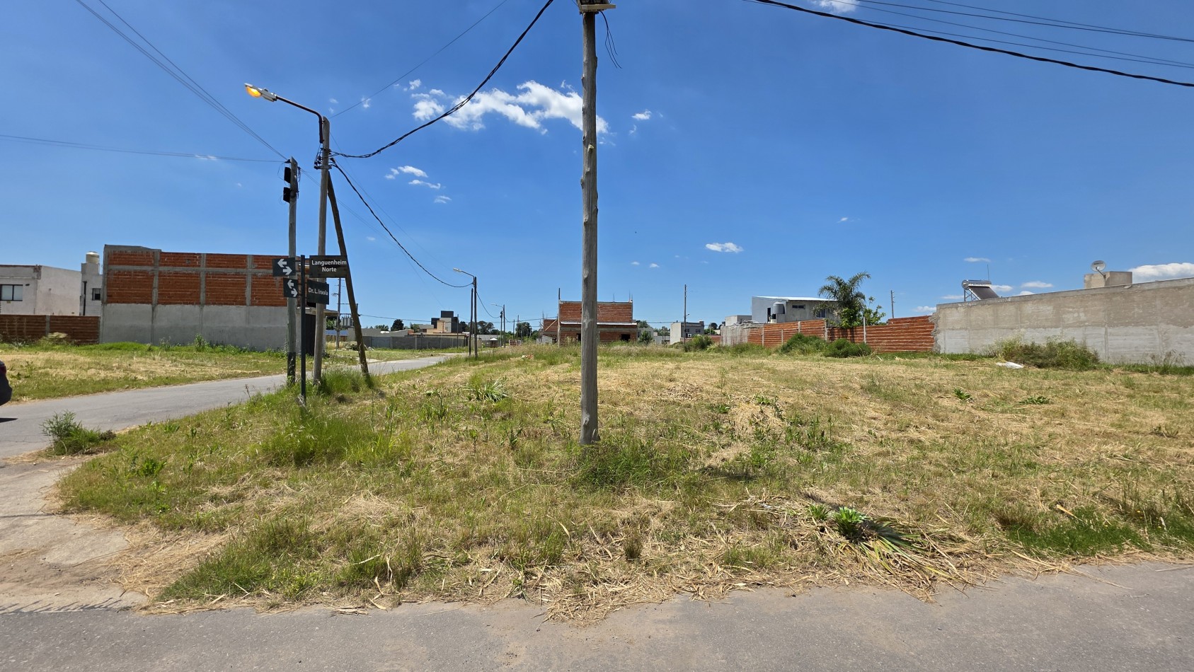 LOTE EN BARRIO SEMICERRADO