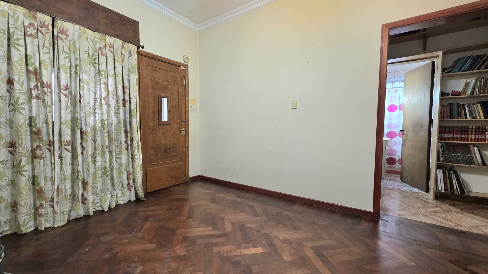 CHALET 3 AMBIENTES CON FONDO Y DEPTO