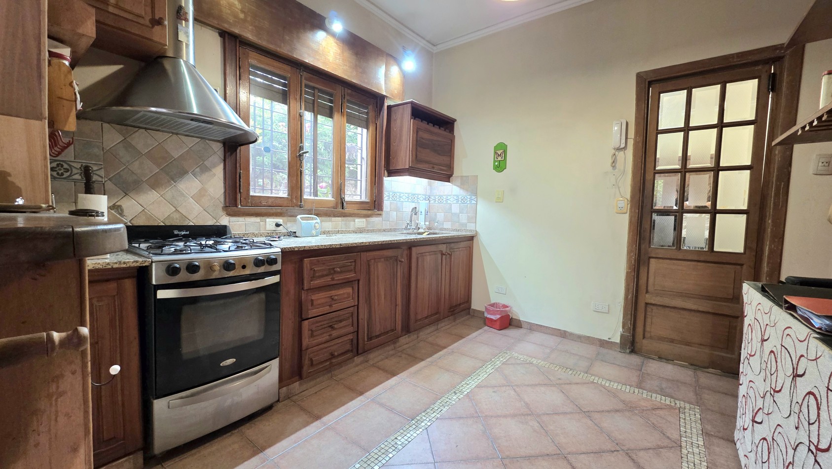 CHALET 3 AMBIENTES CON FONDO Y DEPTO