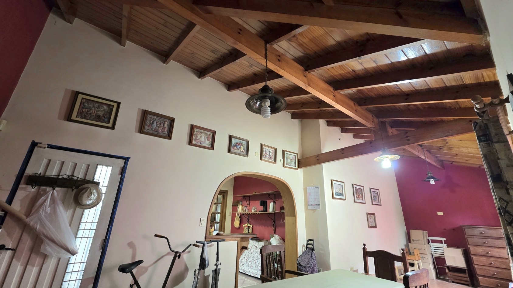 CHALET 3 AMBIENTES CON FONDO Y DEPTO