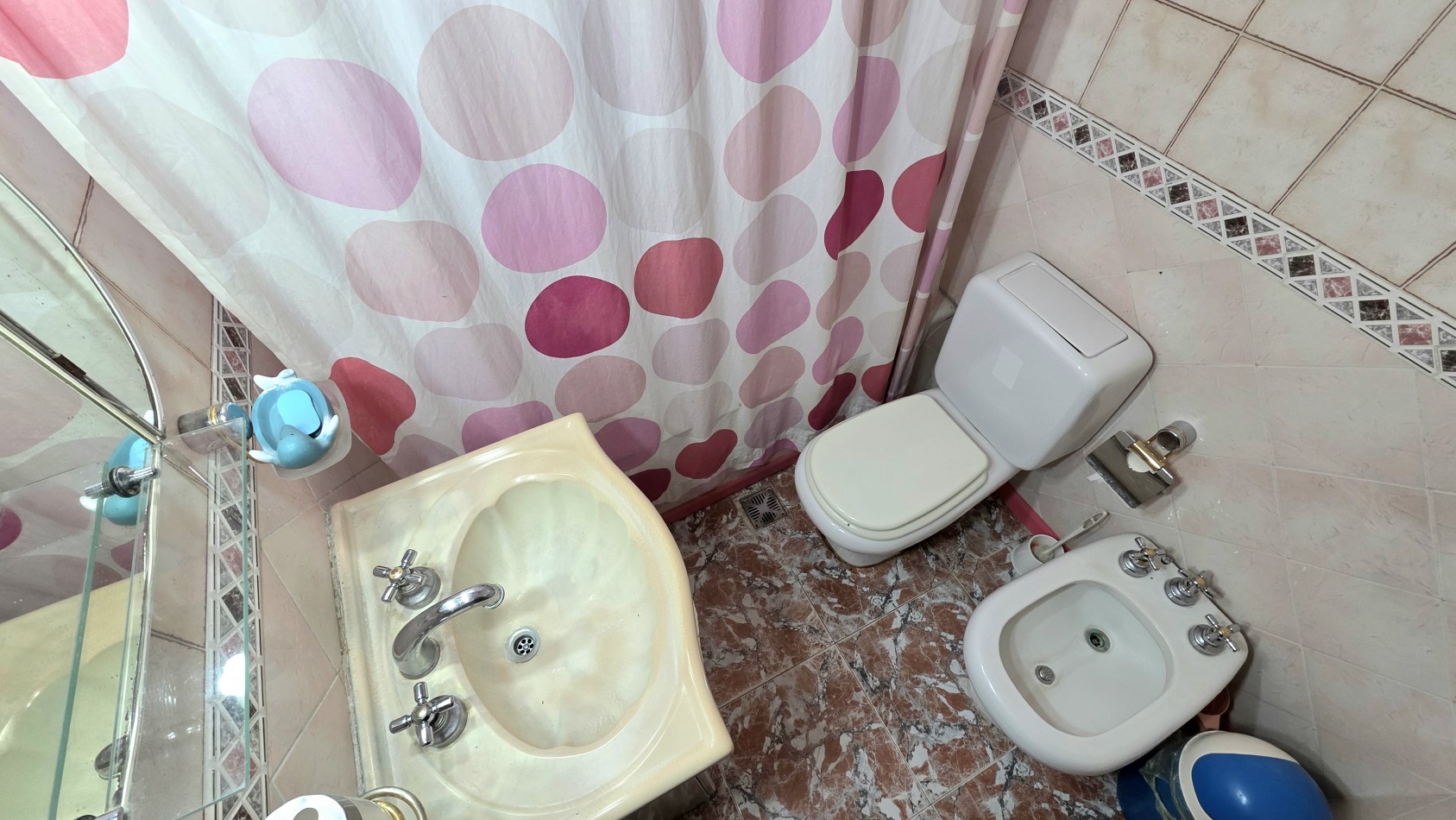 CHALET 3 AMBIENTES CON FONDO Y DEPTO