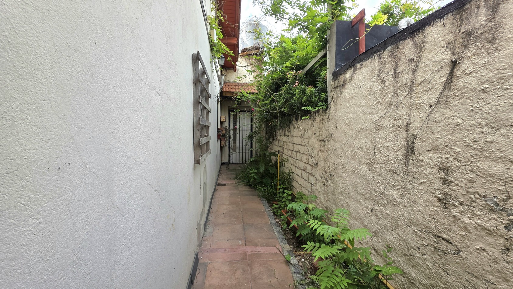 CHALET 3 AMBIENTES CON FONDO Y DEPTO