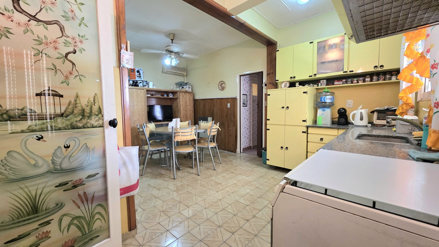 CASA 4 AMBIENTES CON FONDO