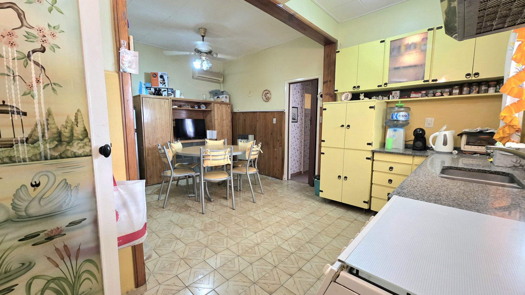 CASA 4 AMBIENTES CON FONDO