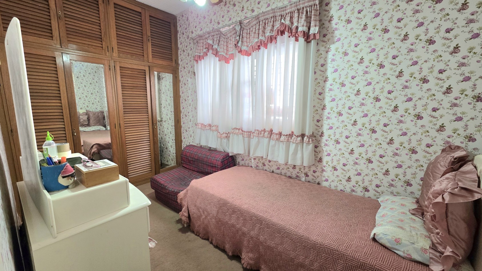 CASA 4 AMBIENTES CON FONDO