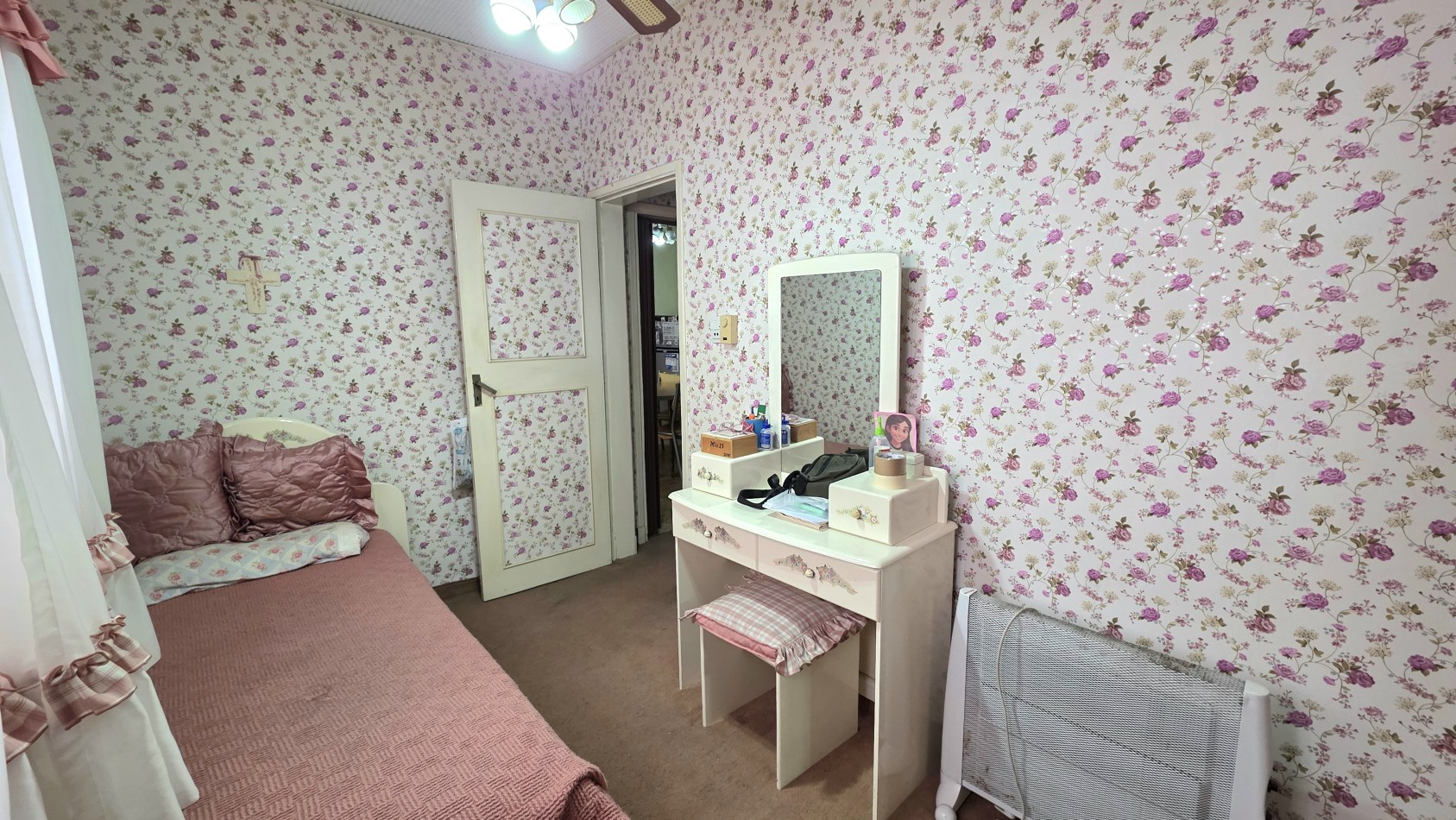 CASA 4 AMBIENTES CON FONDO