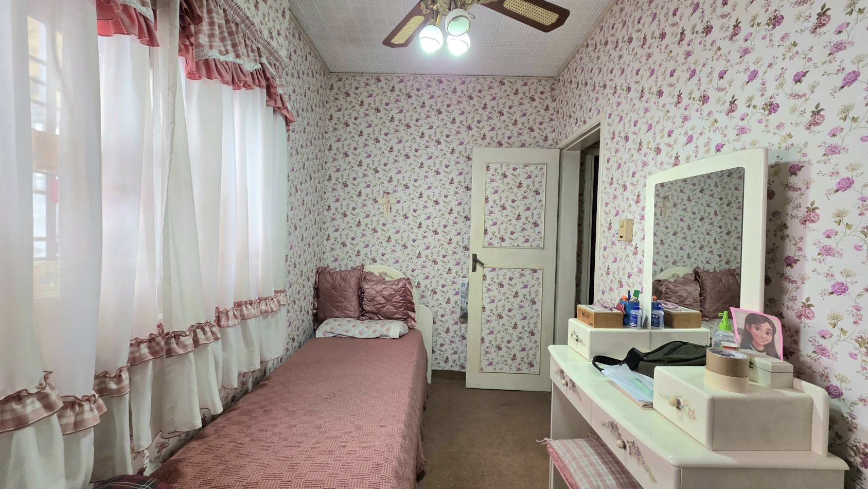 CASA 4 AMBIENTES CON FONDO