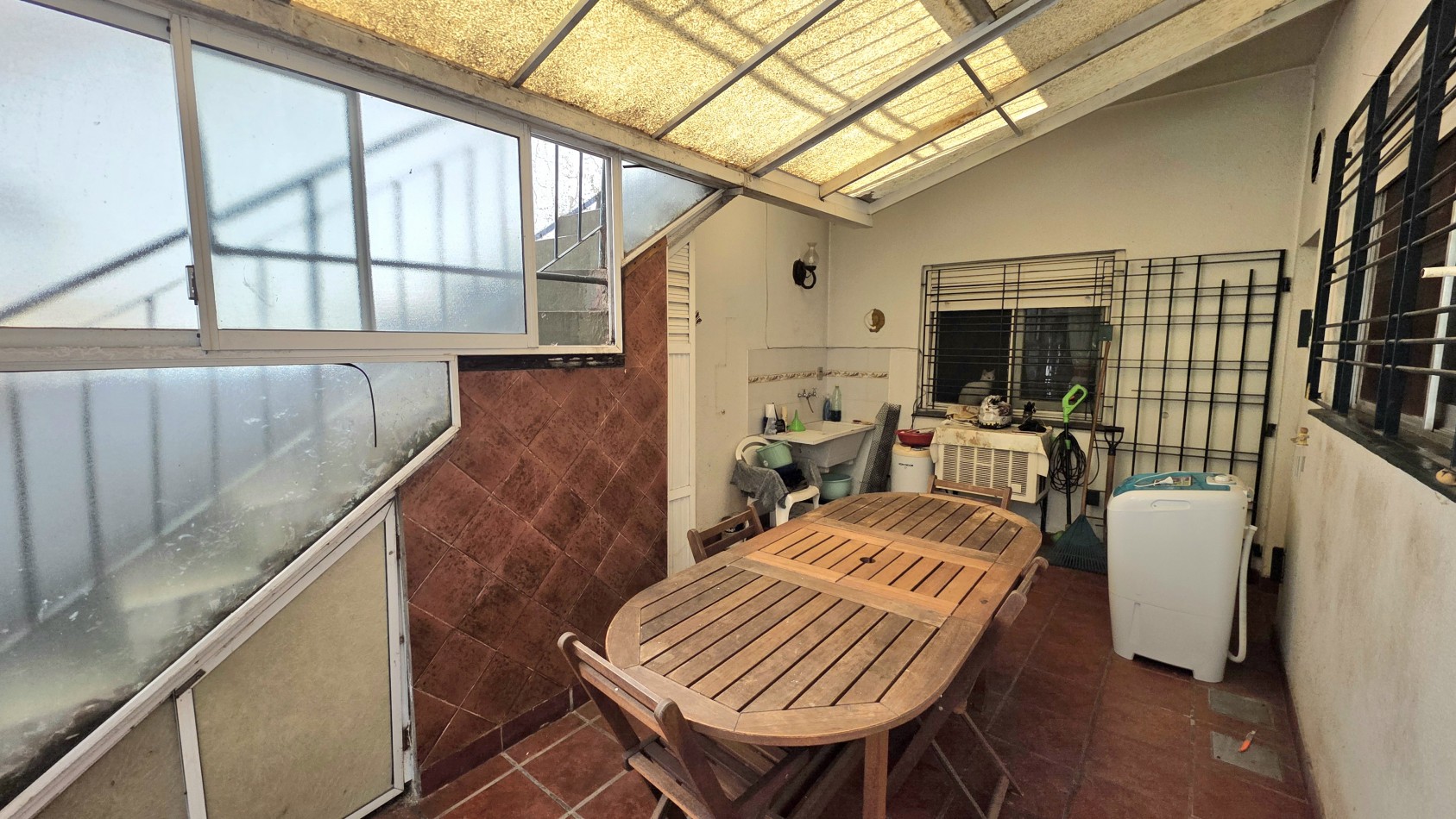 CASA 4 AMBIENTES CON FONDO