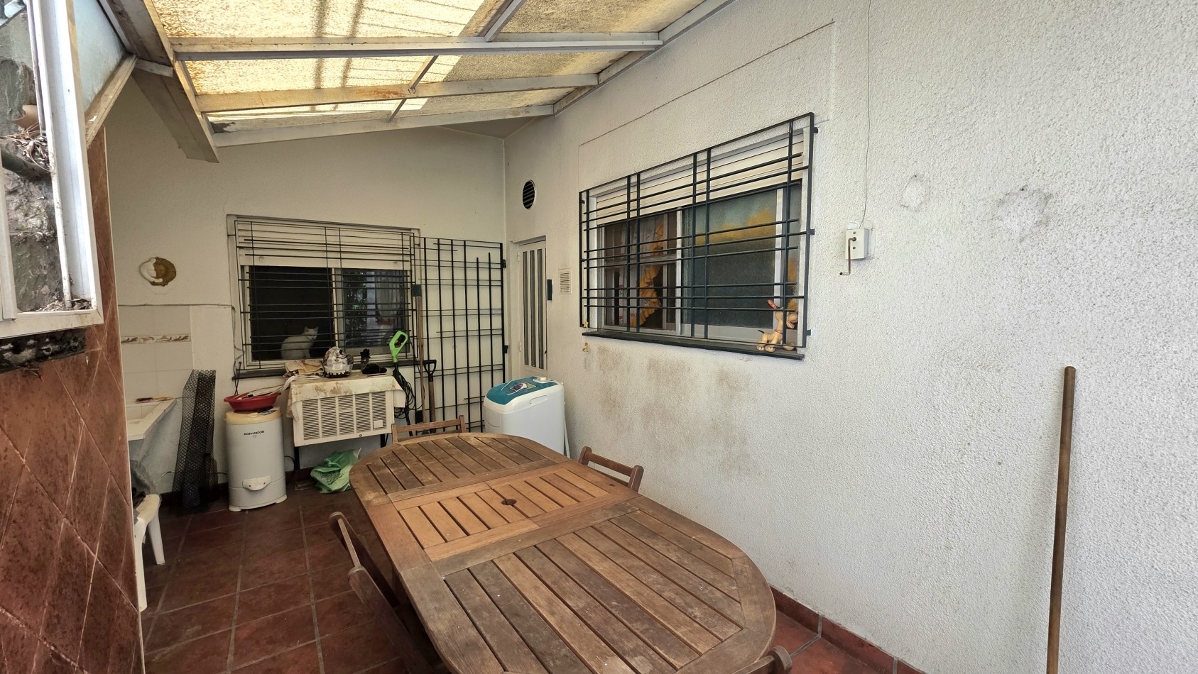 CASA 4 AMBIENTES CON FONDO