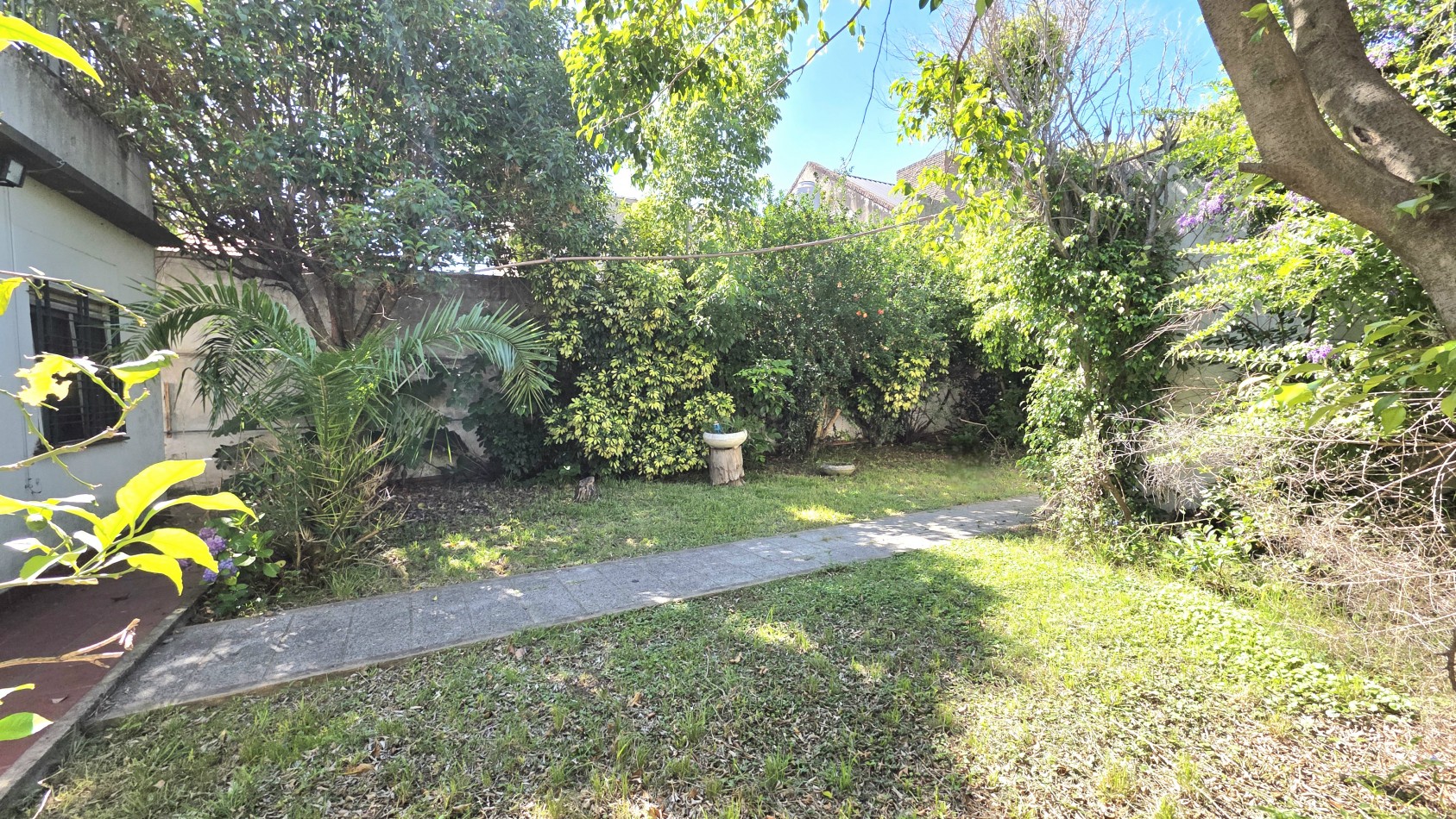 CASA 4 AMBIENTES CON FONDO