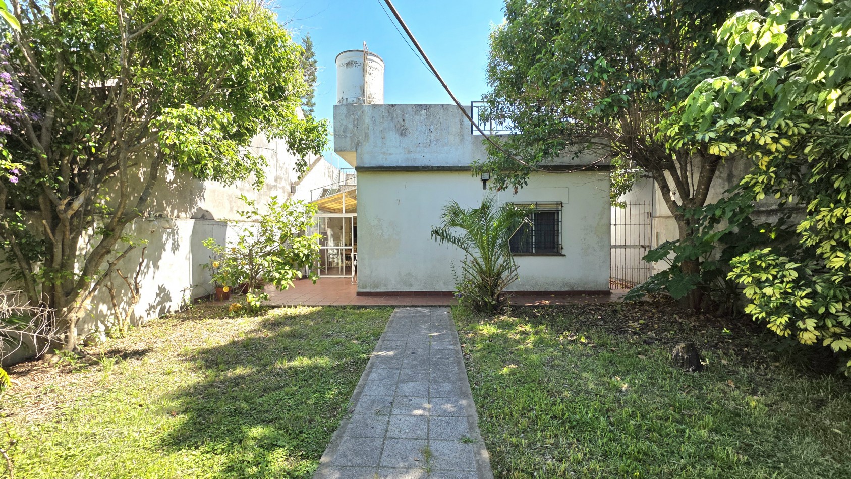 CASA 4 AMBIENTES CON FONDO