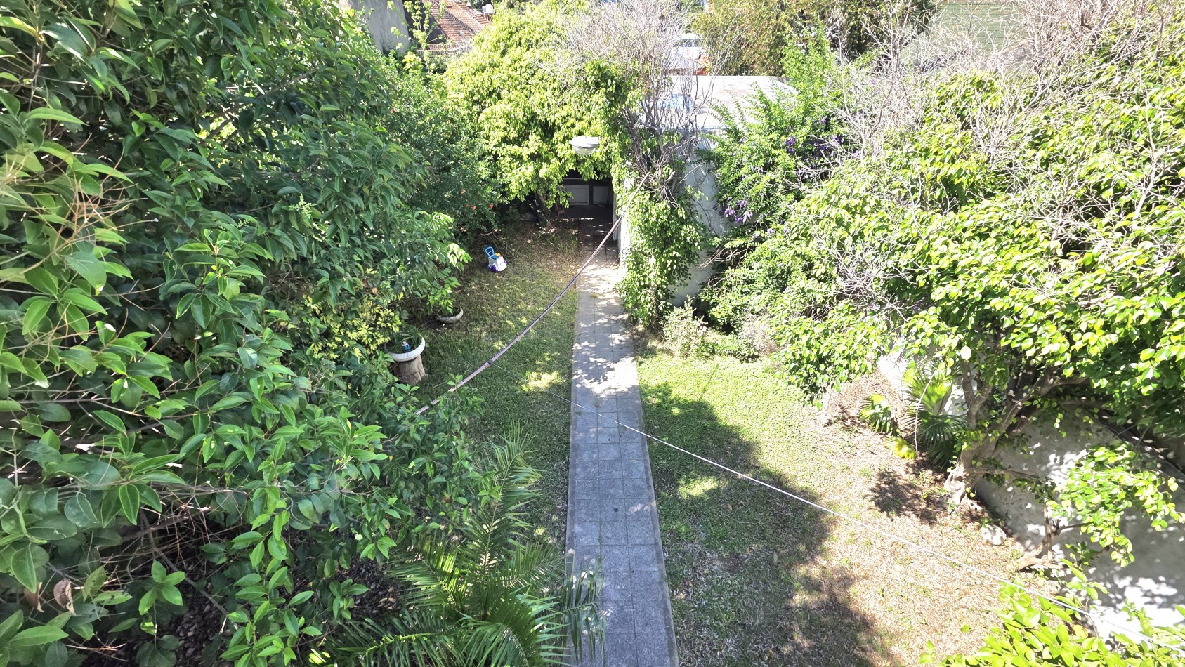 CASA 4 AMBIENTES CON FONDO