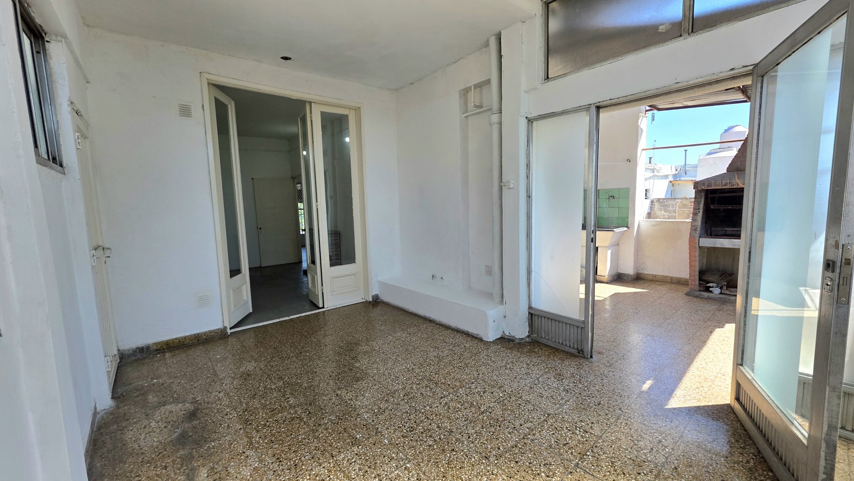 DEPARTAMENTO 3 AMBIENTES CON COCHERA