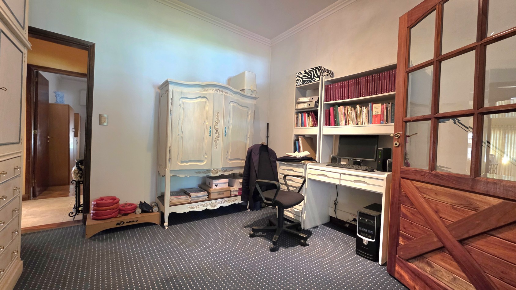 CASA 3 AMBIENTES CON PARQUE Y PILETA