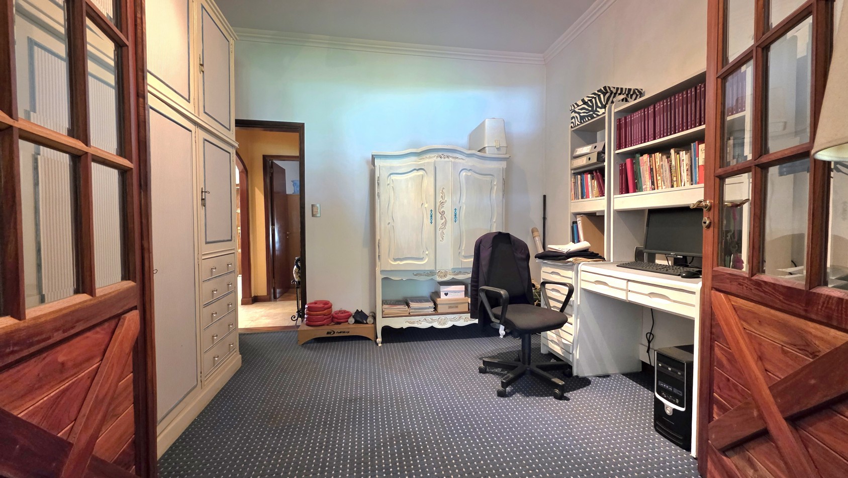 CASA 3 AMBIENTES CON PARQUE Y PILETA