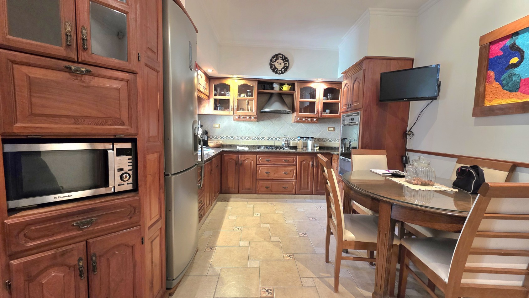 CASA 3 AMBIENTES CON PARQUE Y PILETA