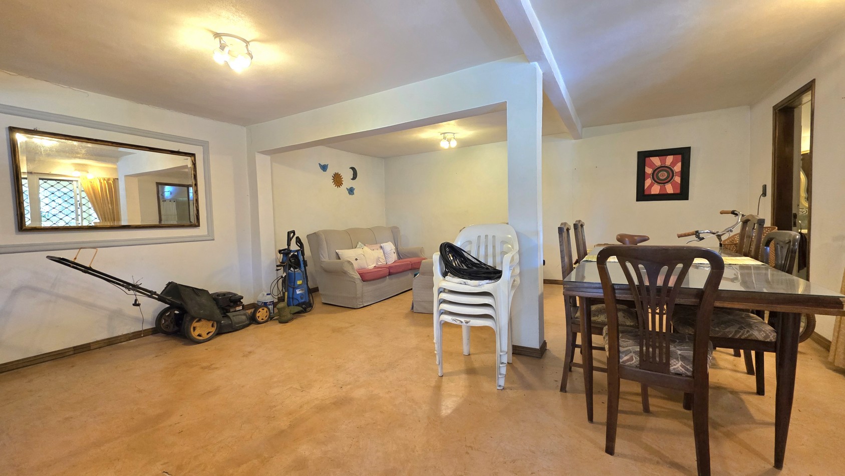 CASA 3 AMBIENTES CON PARQUE Y PILETA