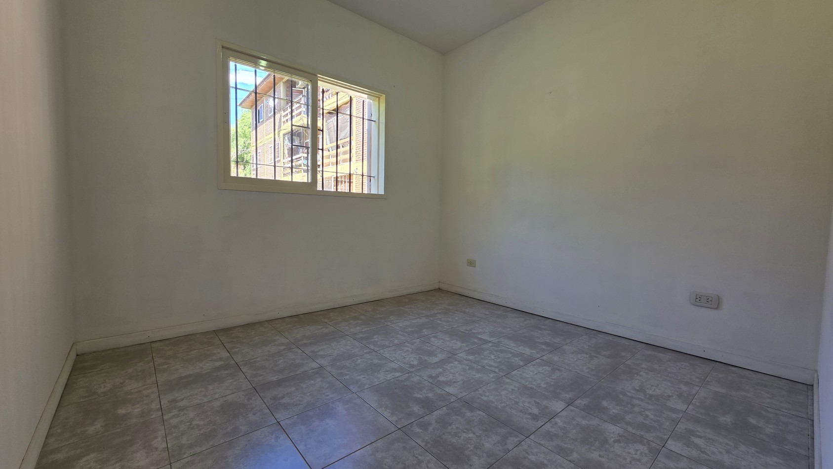 3 AMBIENTES EN PLANTA BAJA