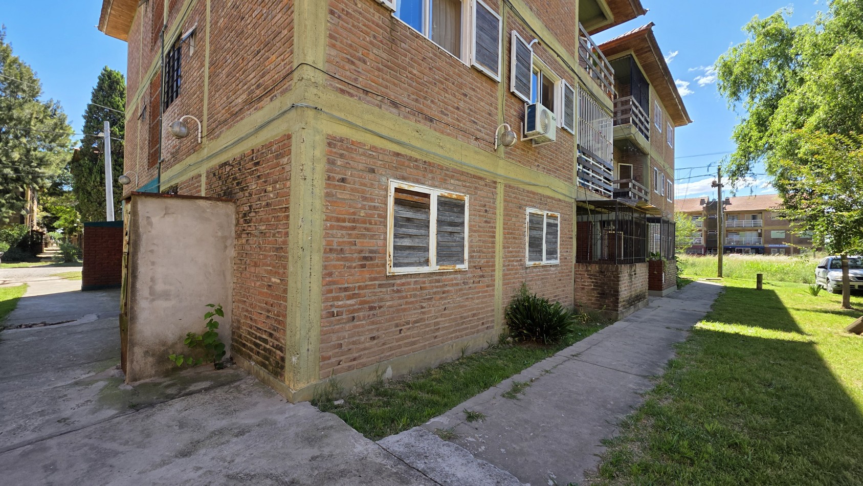 3 AMBIENTES EN PLANTA BAJA