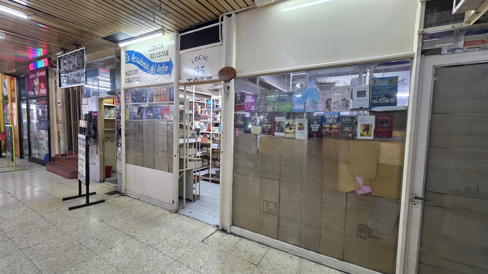 2 LOCALES EN GALERIA SOBRE PETONAL LAPRIDA