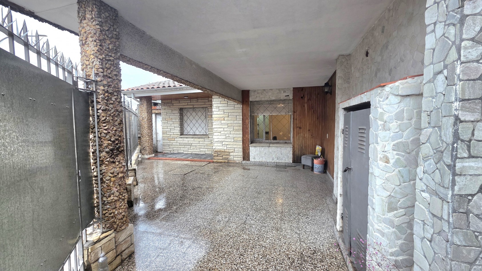 CASA 3 AMBIENTES CON PATIO