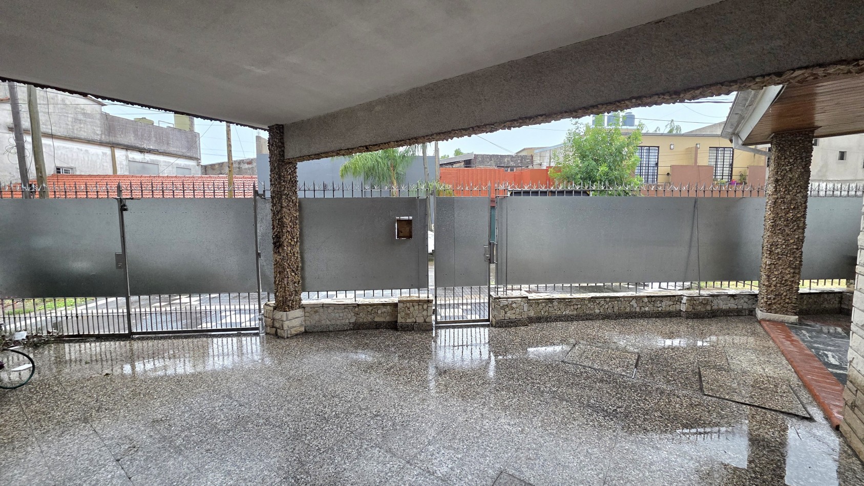 CASA 3 AMBIENTES CON PATIO