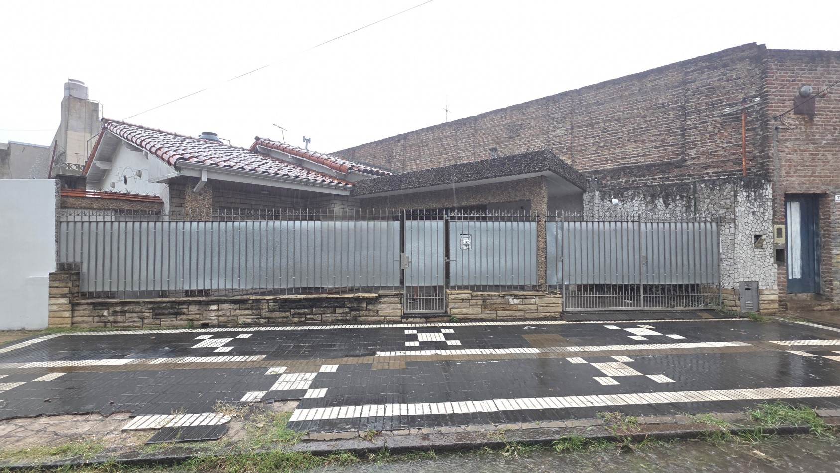 CASA 3 AMBIENTES CON PATIO