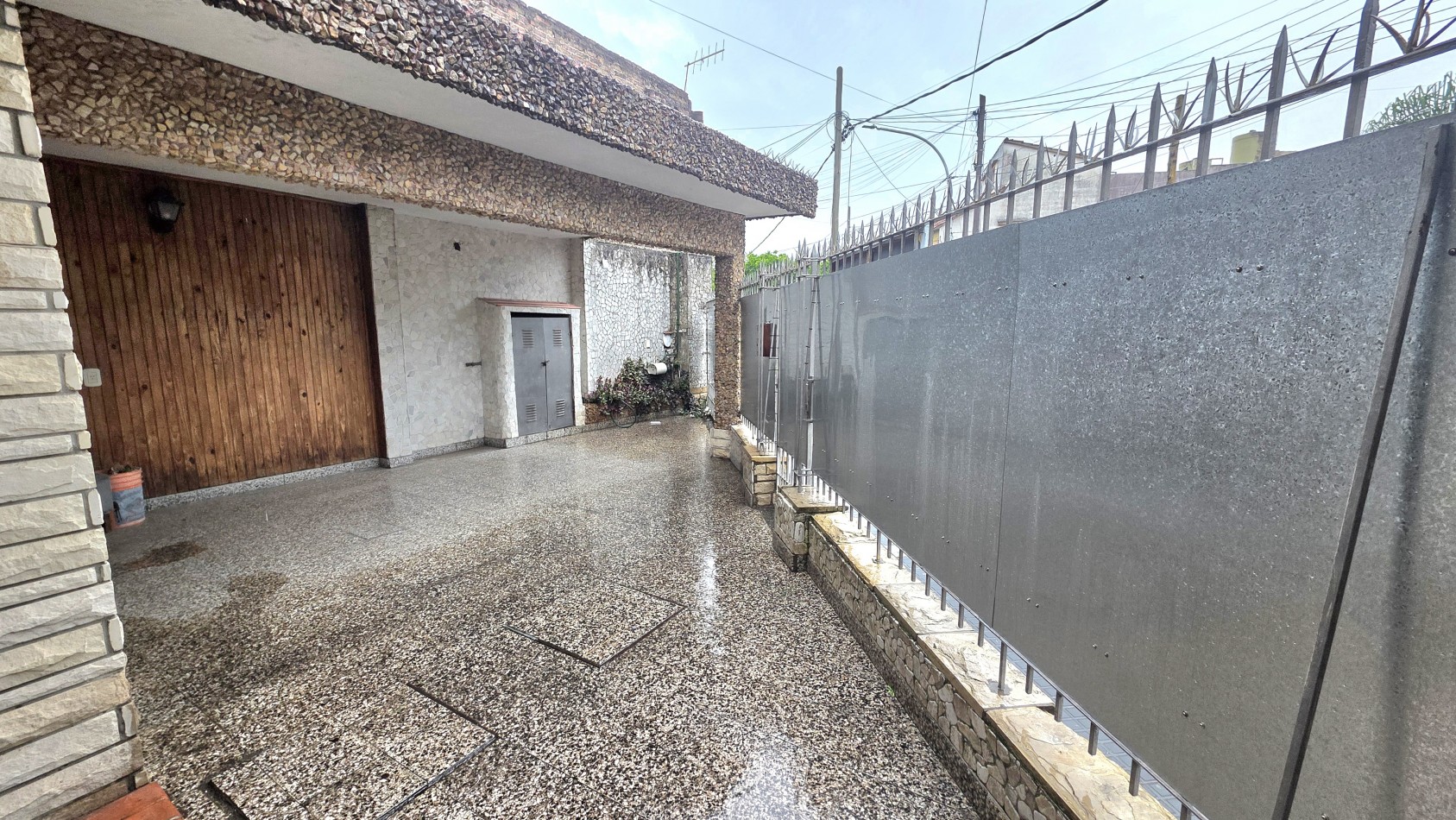 CASA 3 AMBIENTES CON PATIO