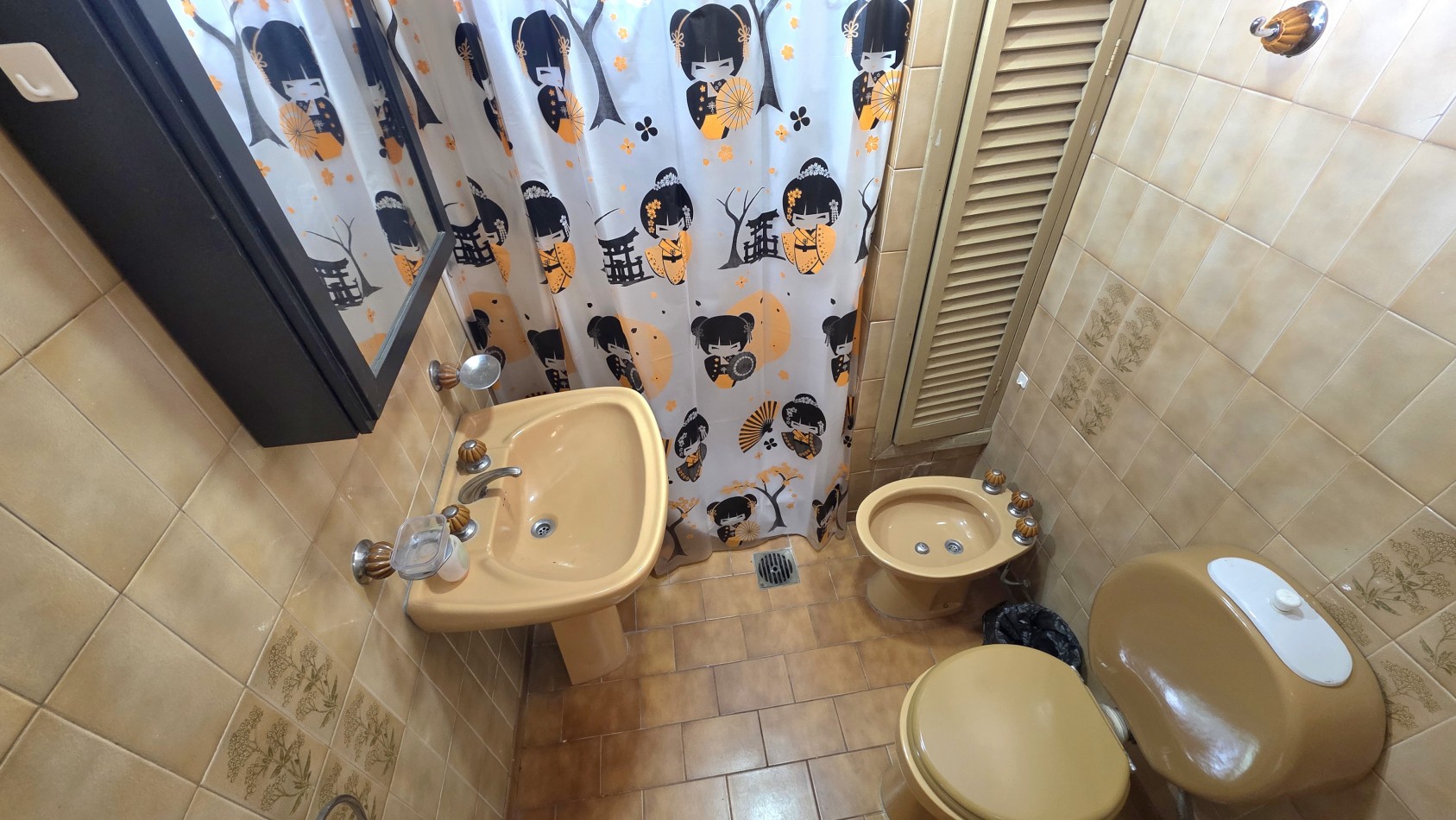 CASA 3 AMBIENTES CON PATIO