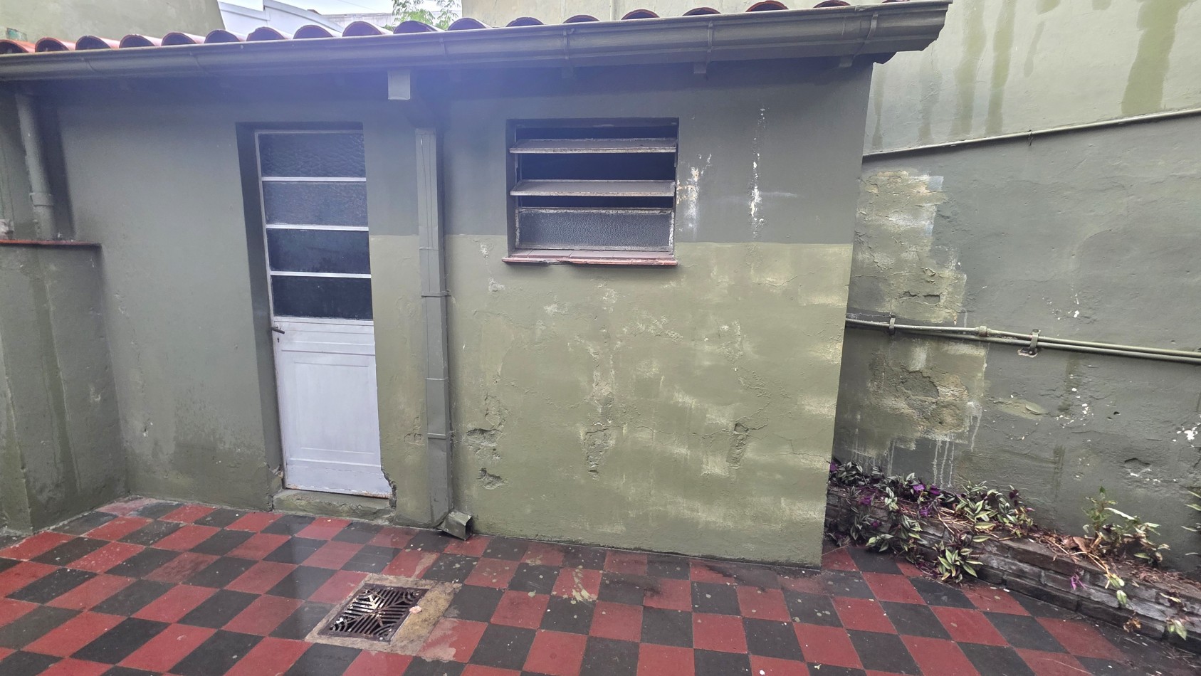 CASA 3 AMBIENTES CON PATIO