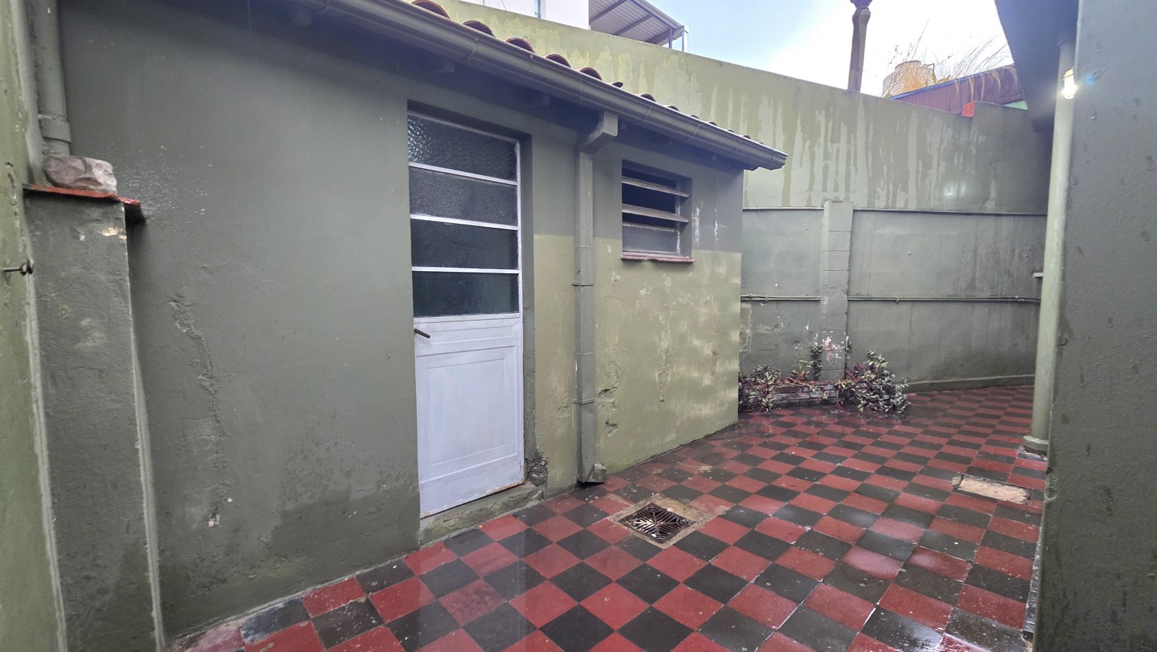 CASA 3 AMBIENTES CON PATIO