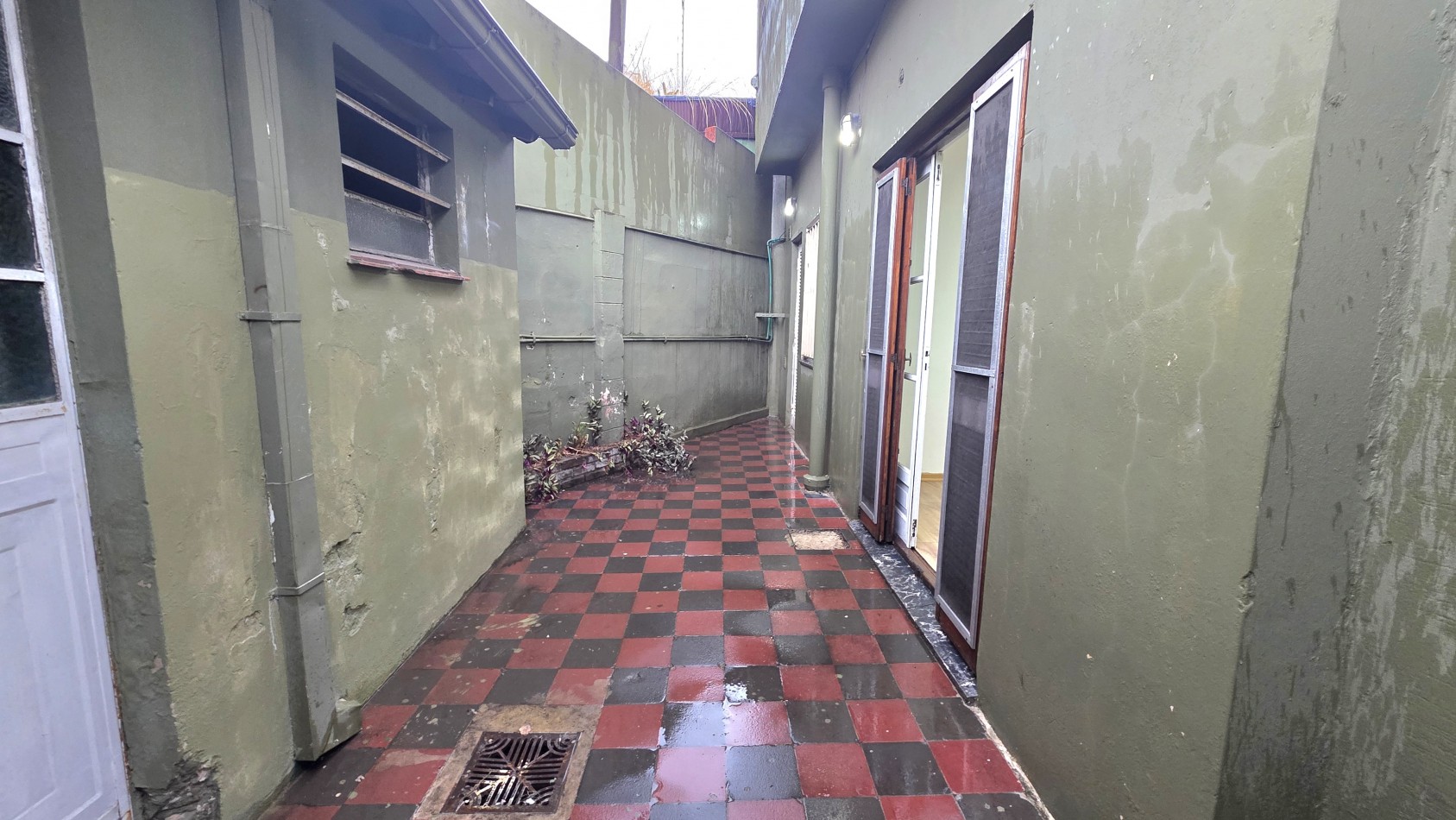 CASA 3 AMBIENTES CON PATIO