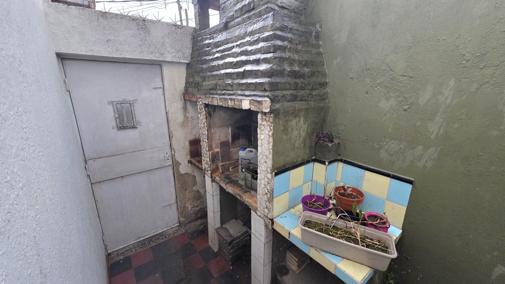 CASA 3 AMBIENTES CON PATIO