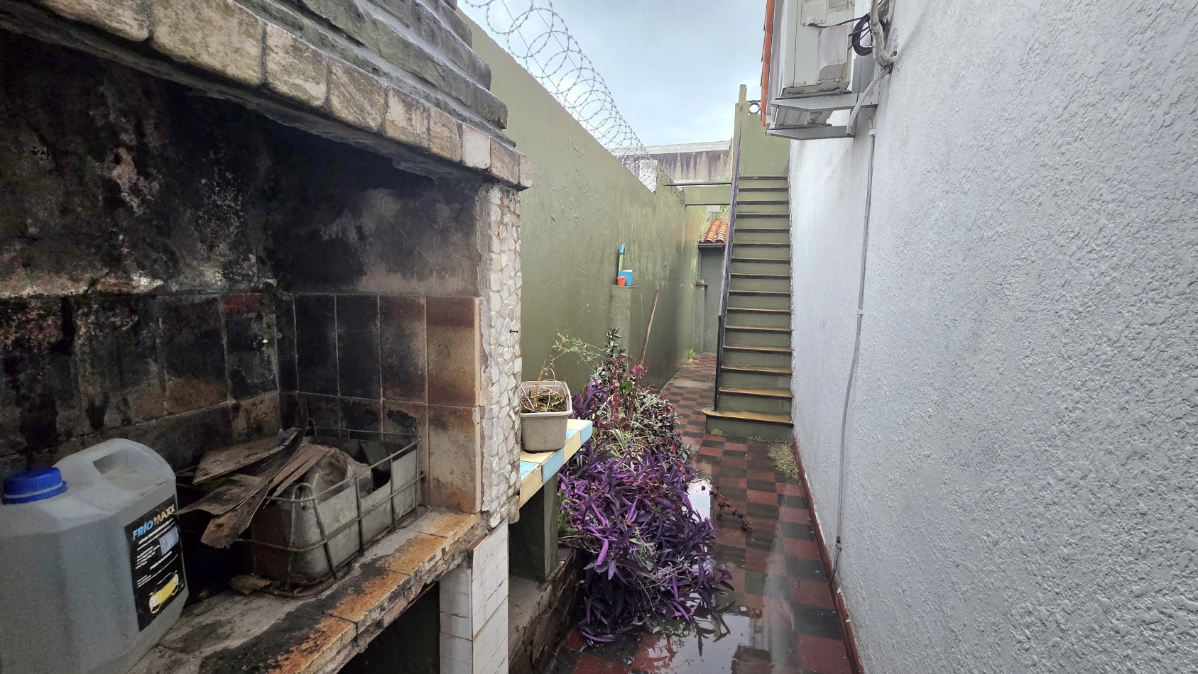 CASA 3 AMBIENTES CON PATIO