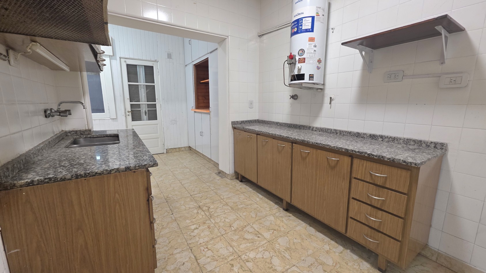 CASA 3 AMBIENTES CON PATIO